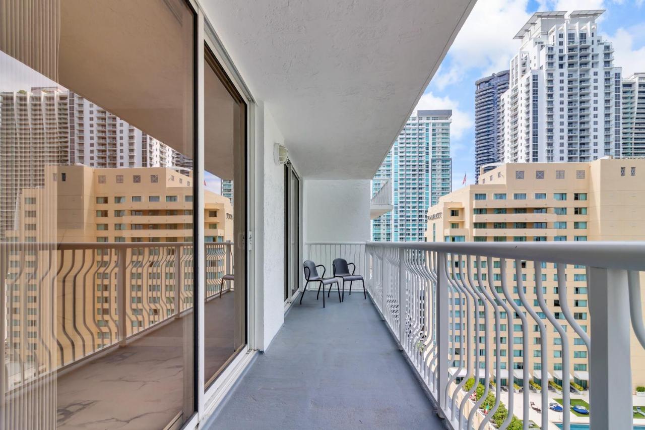 The Club At Brickell Bay Luxury Suites マイアミ エクステリア 写真