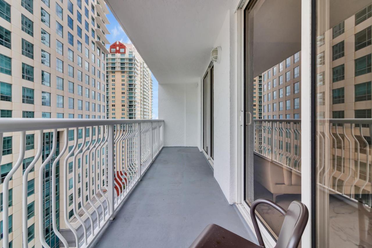 The Club At Brickell Bay Luxury Suites マイアミ エクステリア 写真